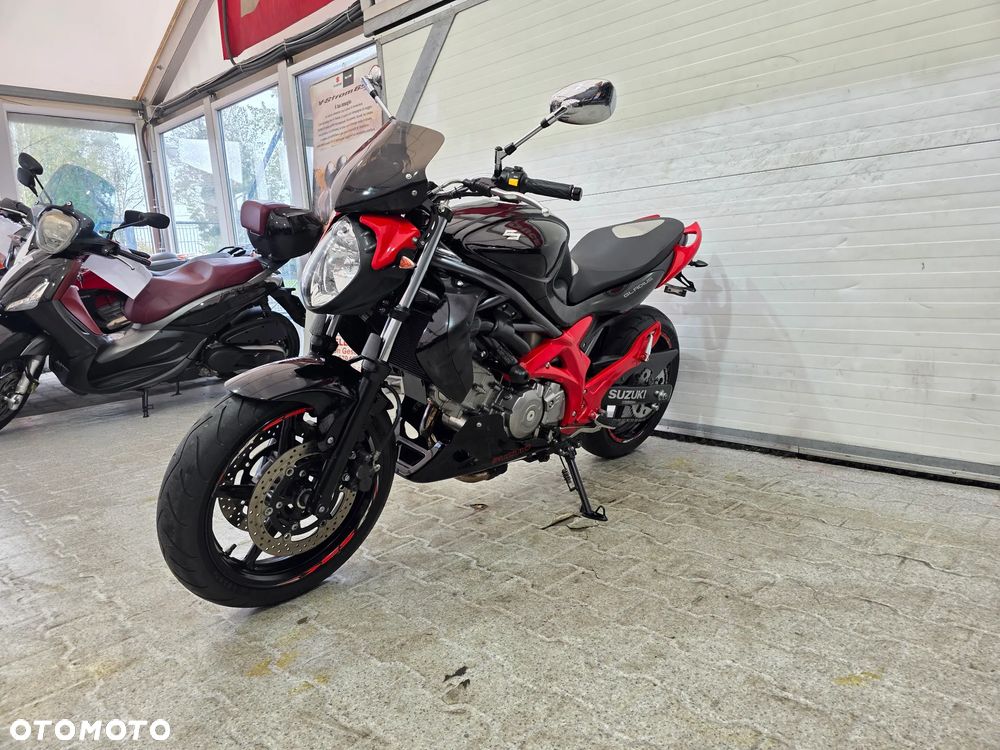Suzuki Gladius - 9