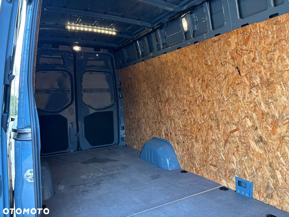 Mercedes-Benz Sprinter - 6