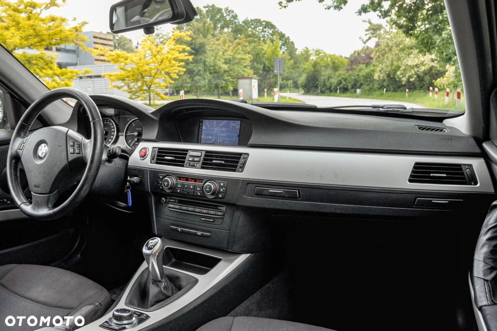 BMW Seria 3 320d DPF Efficient Dynamics Edition - 10