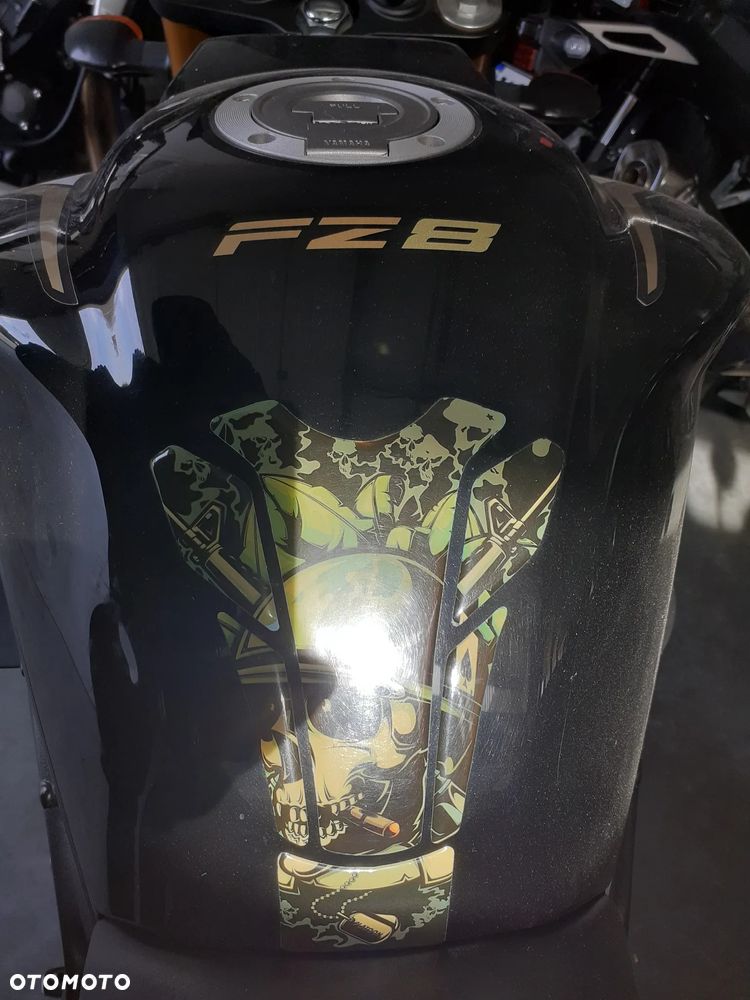 Yamaha FZ8 - 13