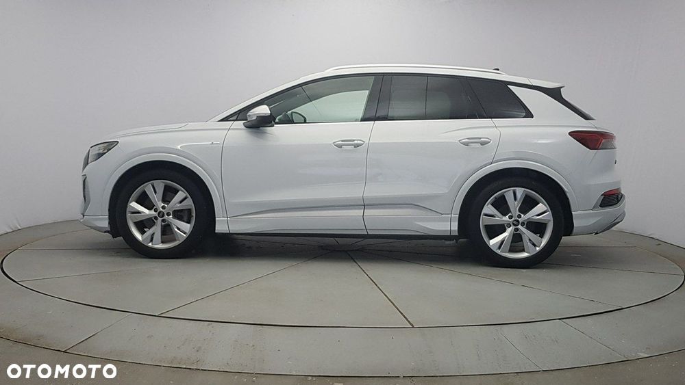 Audi Q4 e-tron - 4