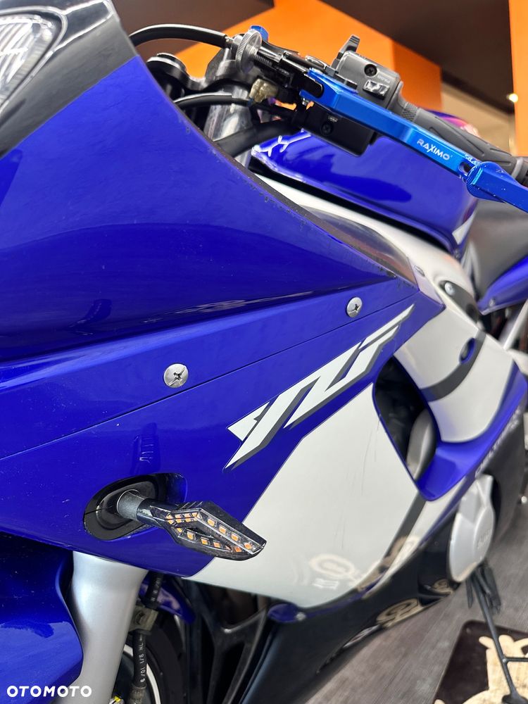 Yamaha R6 - 30