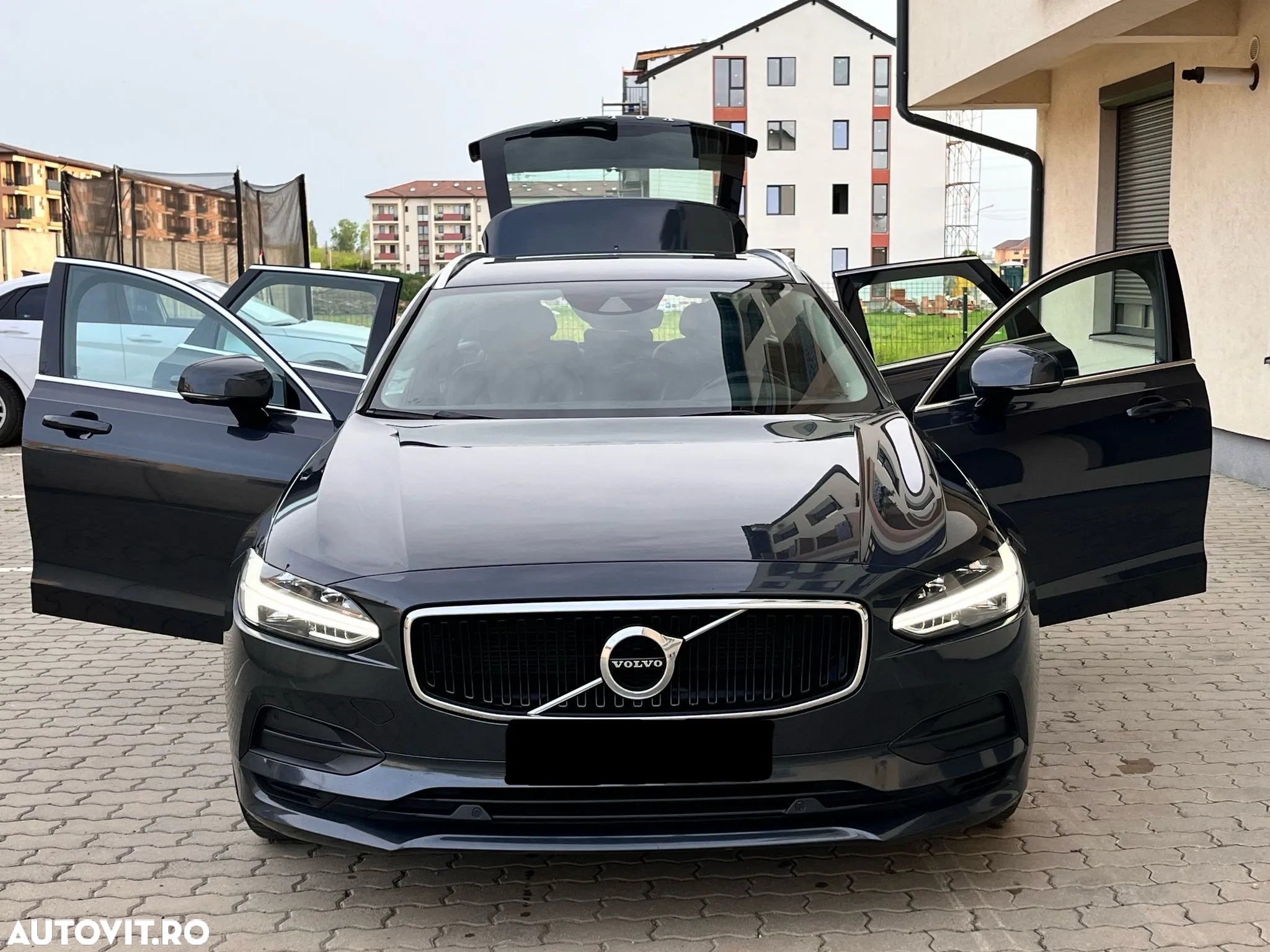 Volvo V90 - 2