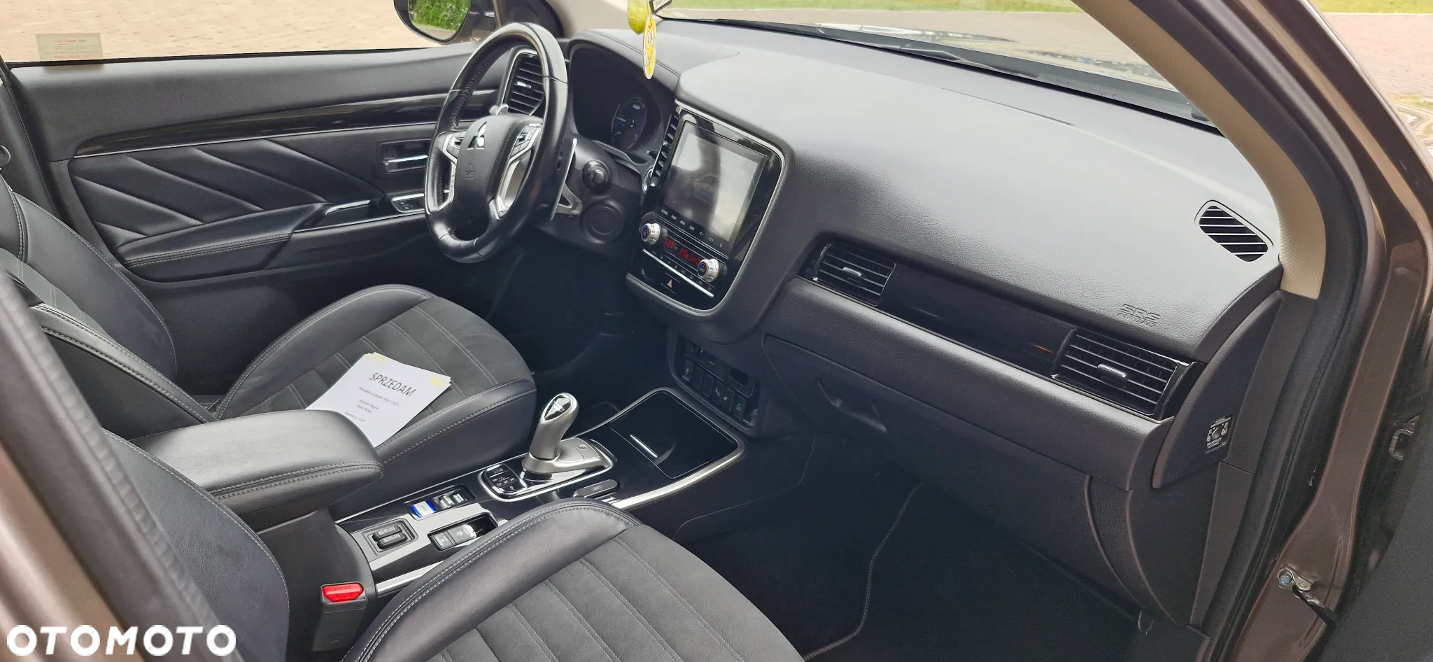 Mitsubishi Outlander PHEV Instyle - 18