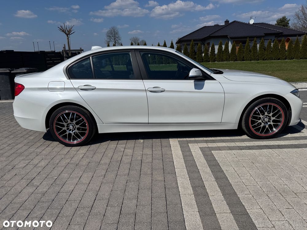 BMW Seria 3 318d DPF - 11