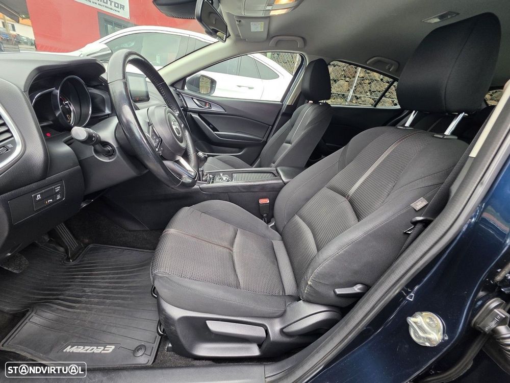 Mazda 3 Hatchback 1.5 Sky-D Excellence - 8
