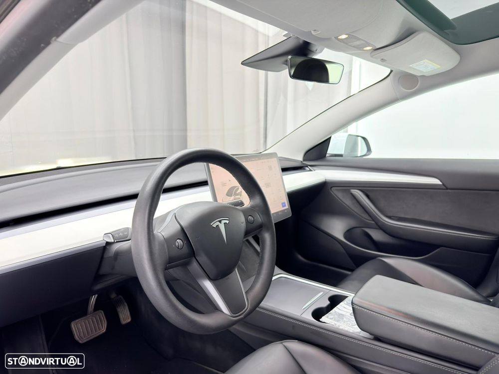 Tesla Model 3 Standard Range Plus RWD - 24