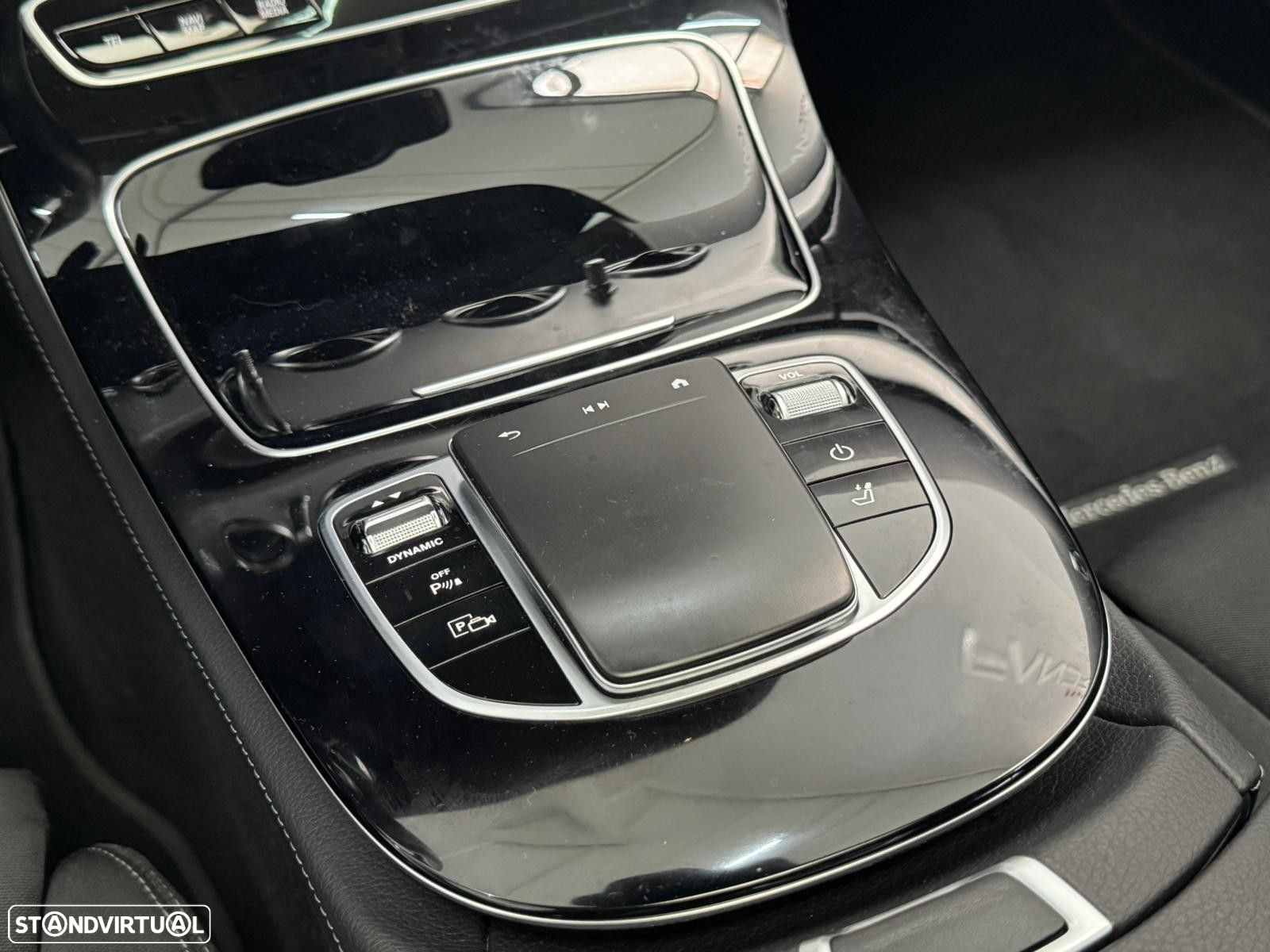 Mercedes-Benz E 300 e Exclusive Line - 39