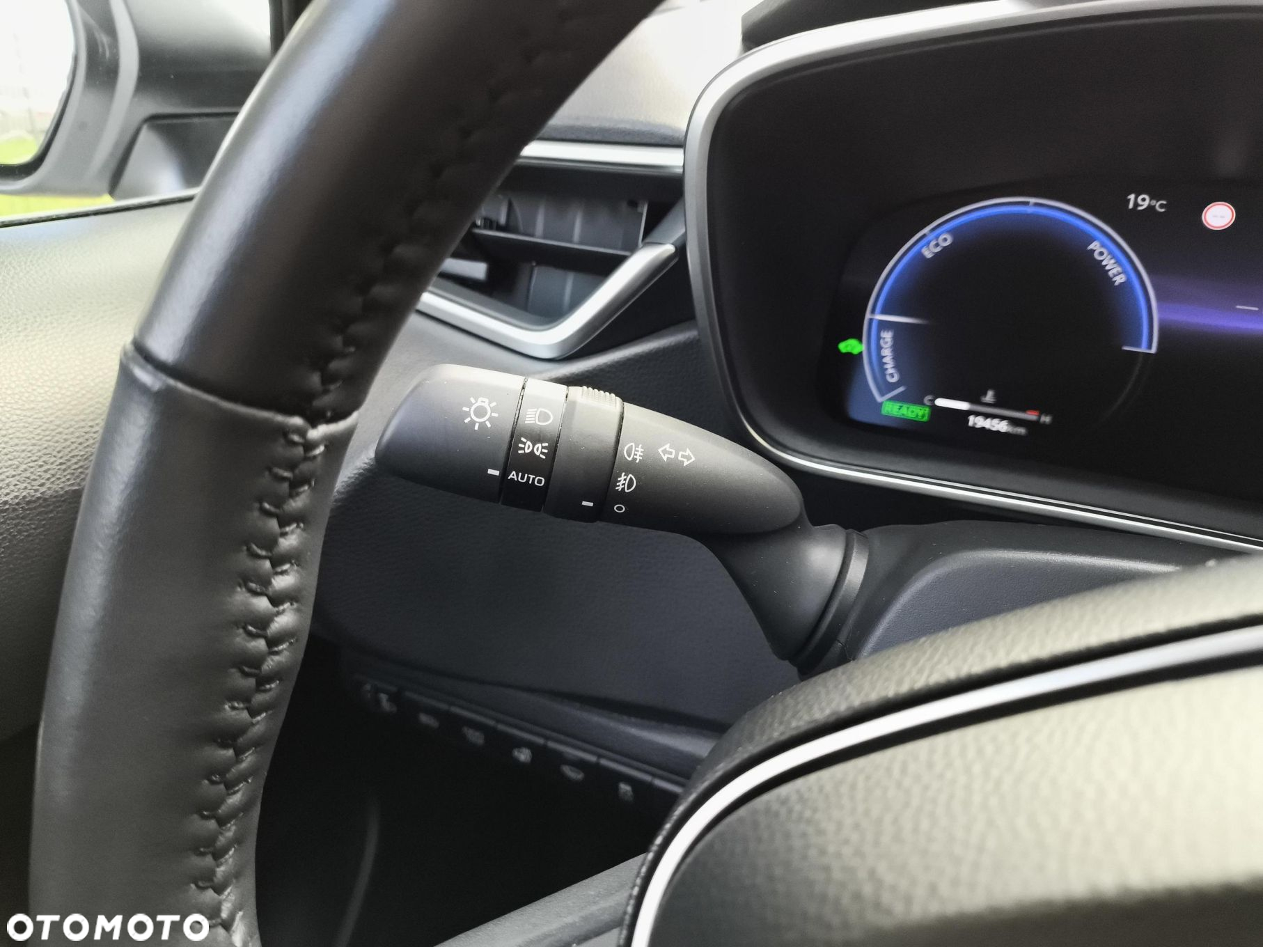Toyota Corolla 1.8 Hybrid Style - 13