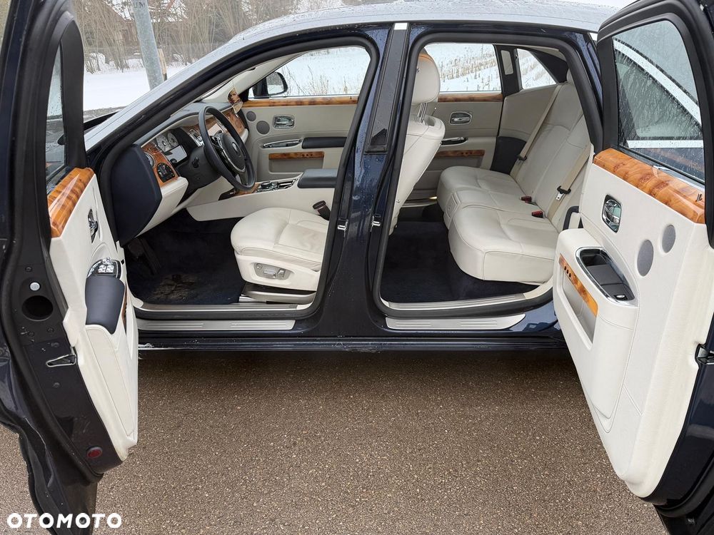 Rolls-Royce Ghost Standard - 13