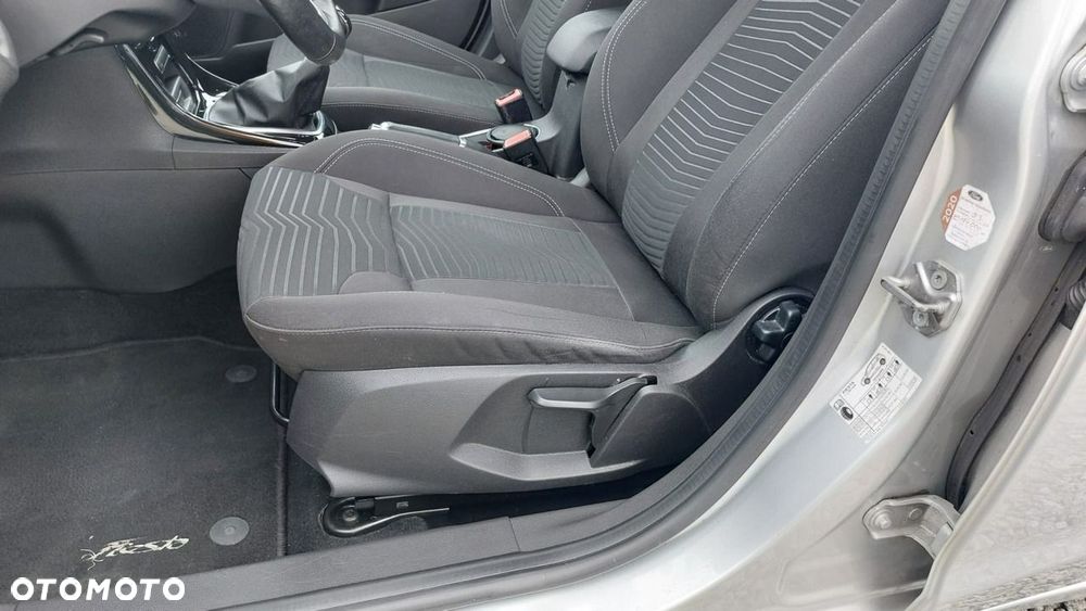 Ford Fiesta 1.0 EcoBoost STart-Stop Titanium - 14