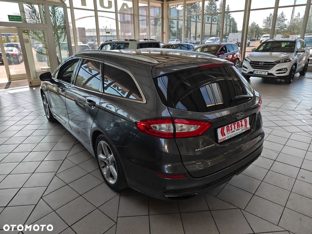 Ford Mondeo 2.0 EcoBoost Titanium - 4