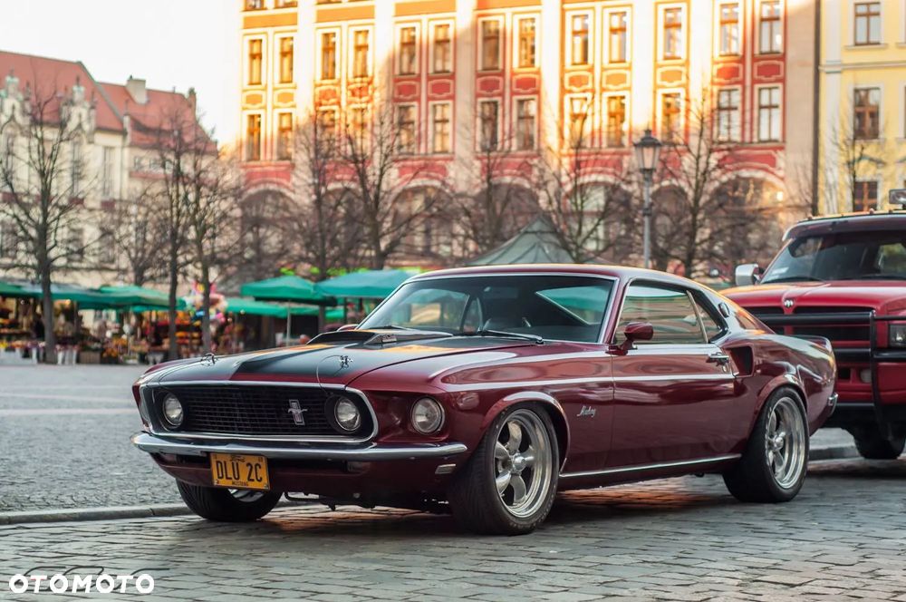 Ford Mustang - 1