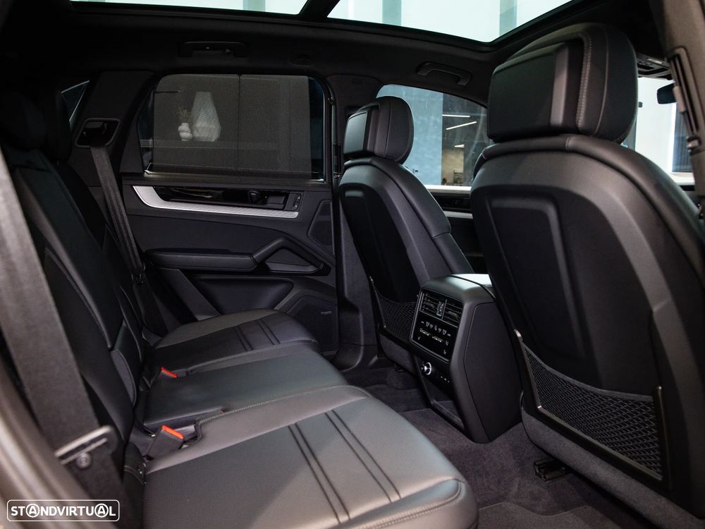 Porsche Cayenne E-Hybrid - 42