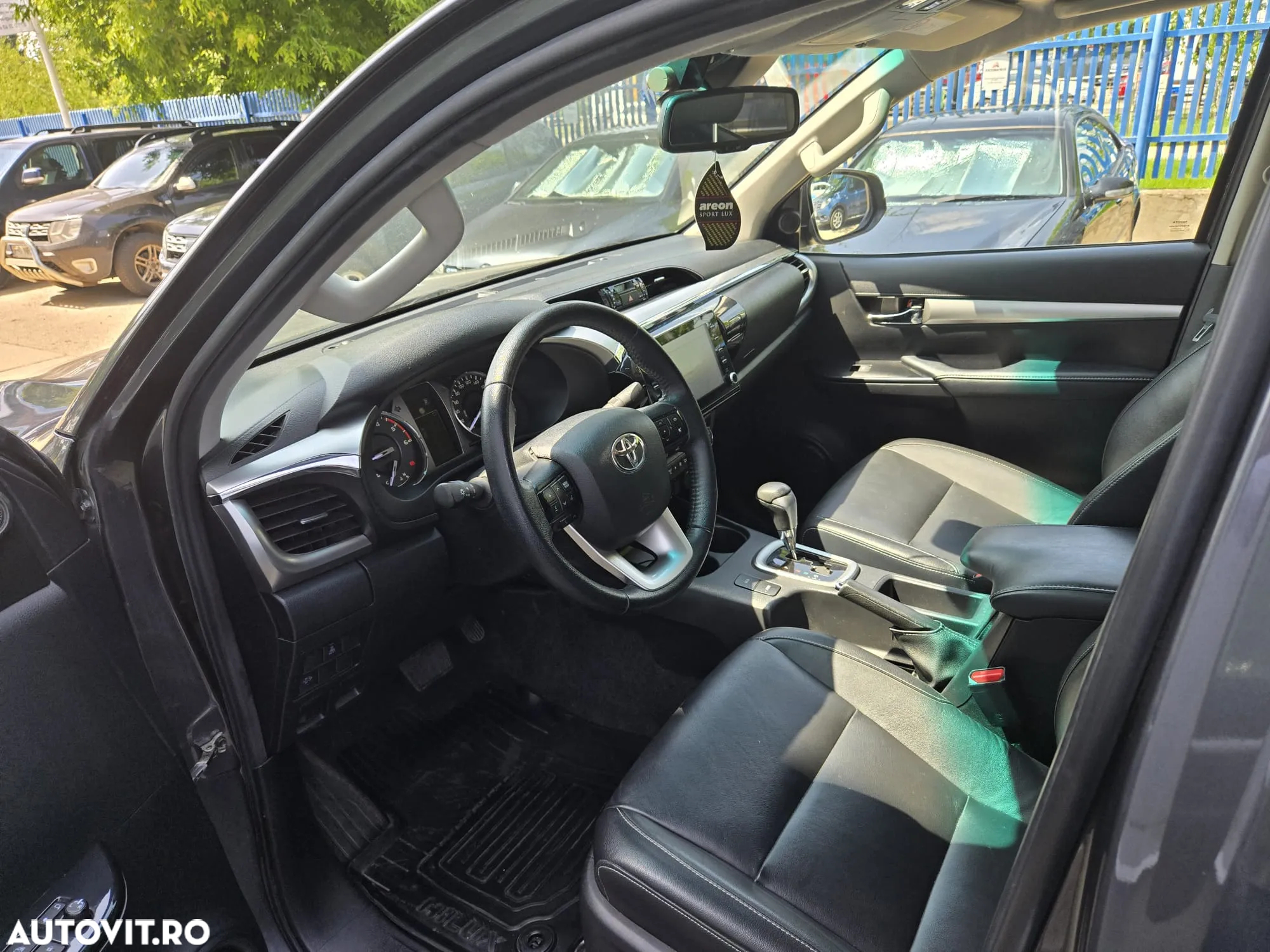 Toyota Hilux 2.4D 150CP 4x4 Double Cab AT Executive - 18