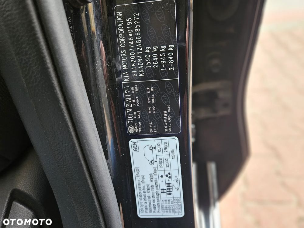 Kia Rio 1.4 L - 9