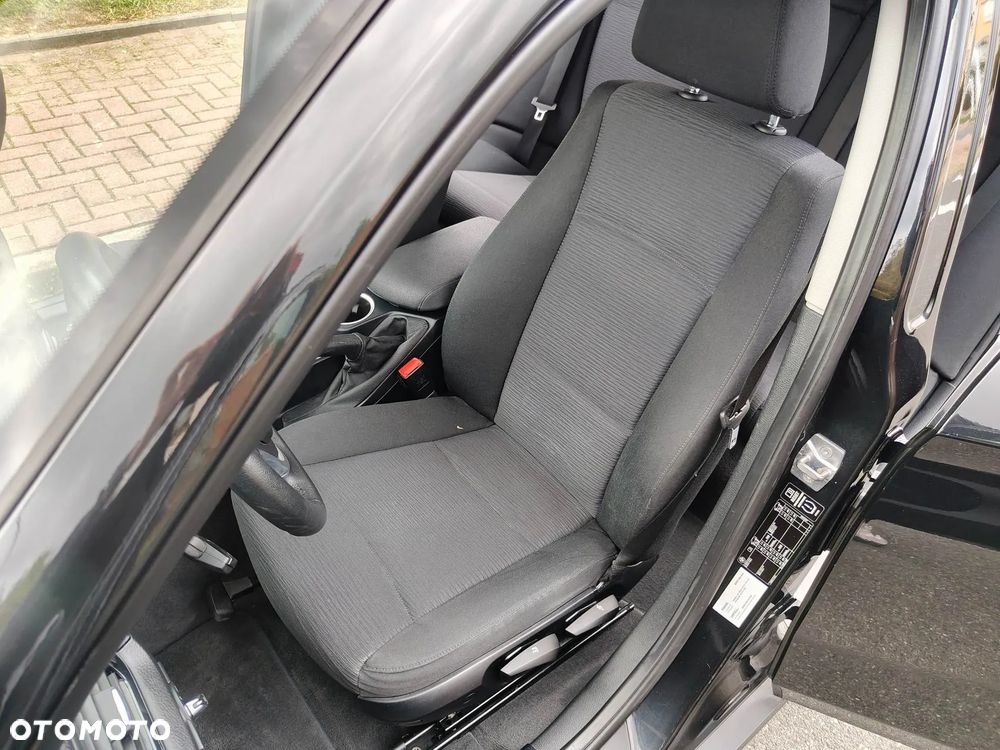 BMW X1 sDrive16d xLine - 14