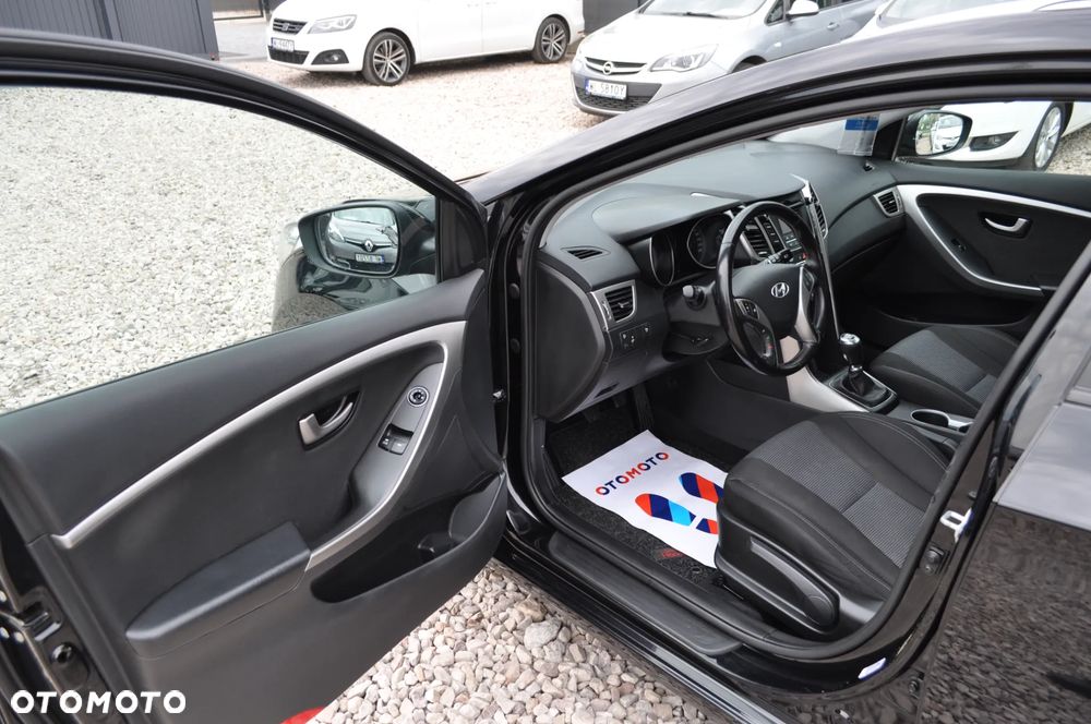Hyundai i30 i30cw 1.6 Fifa World Cup Edition - 11