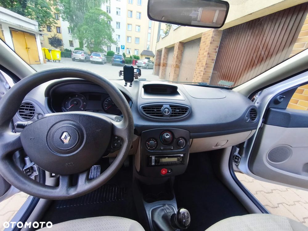 Renault Clio - 2