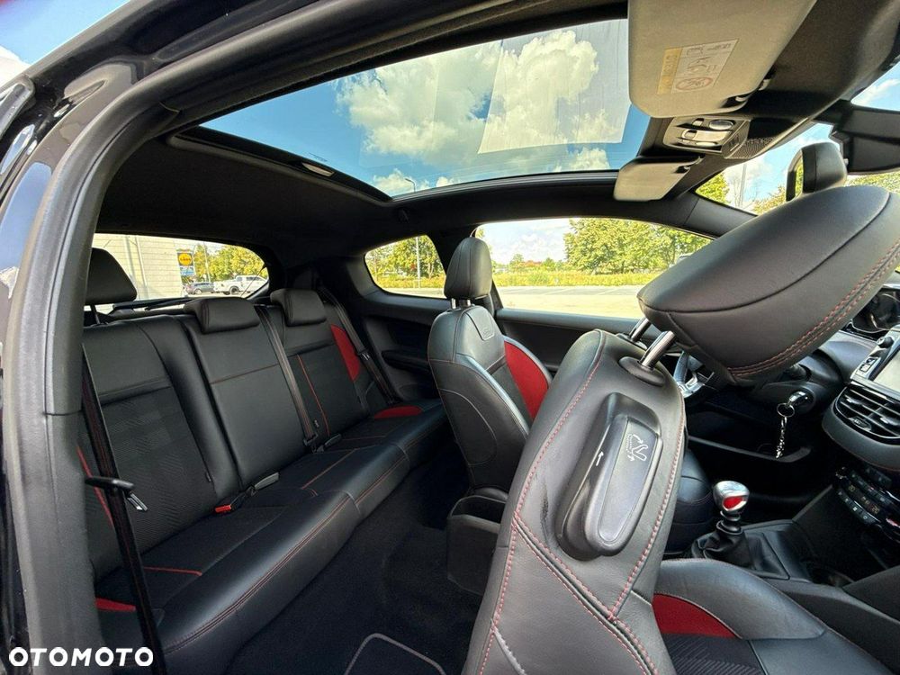 Peugeot 208 - 23