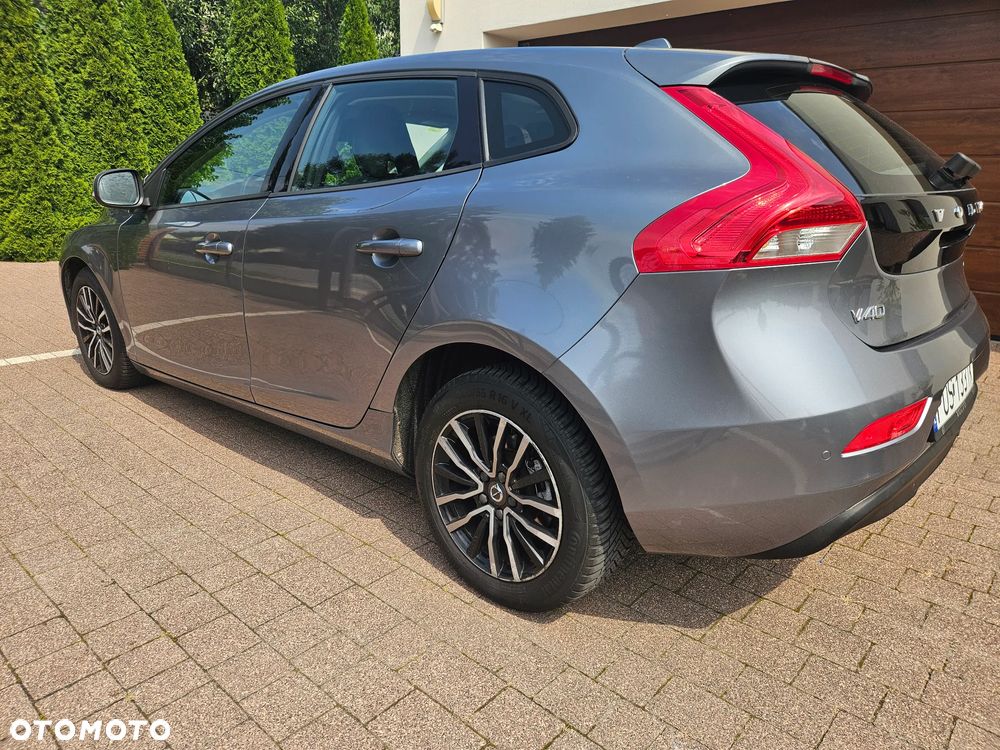 Volvo V40 D2 Momentum - 23