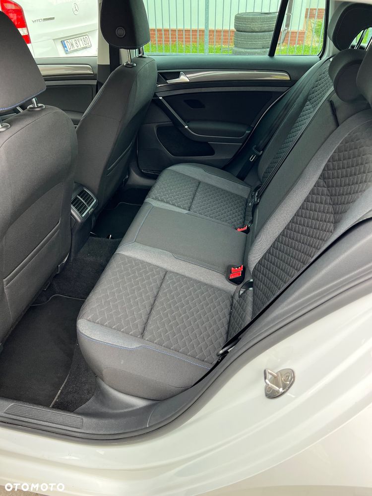 Volkswagen Golf - 14