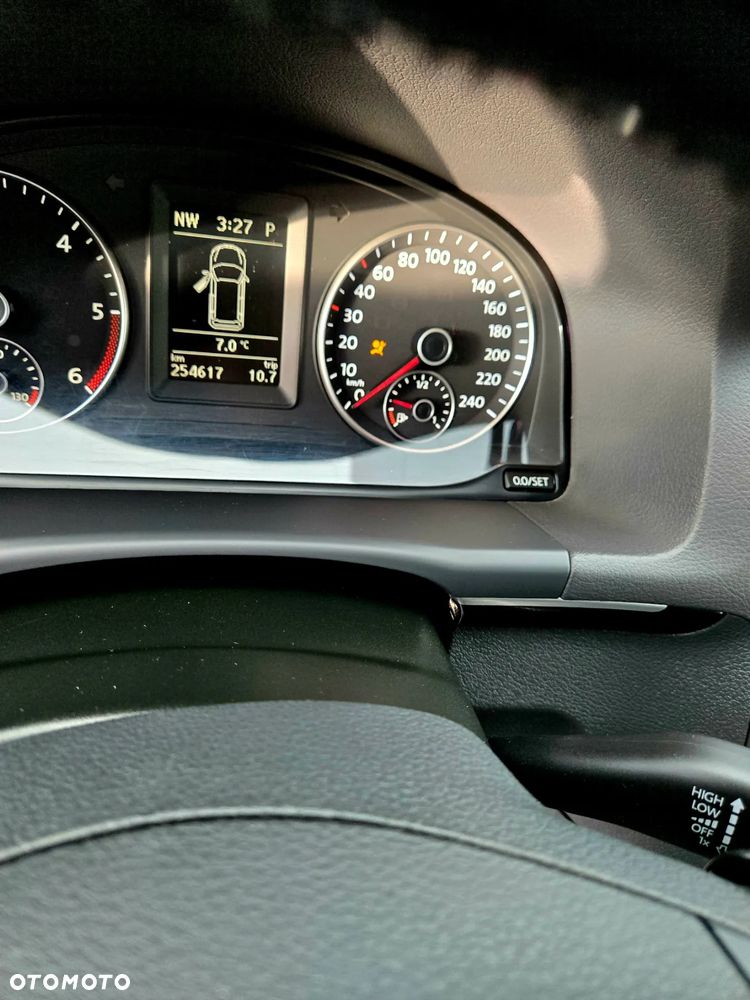 Volkswagen Touran 2.0 TDI DPF BlueMotion Technology DSG Life - 17