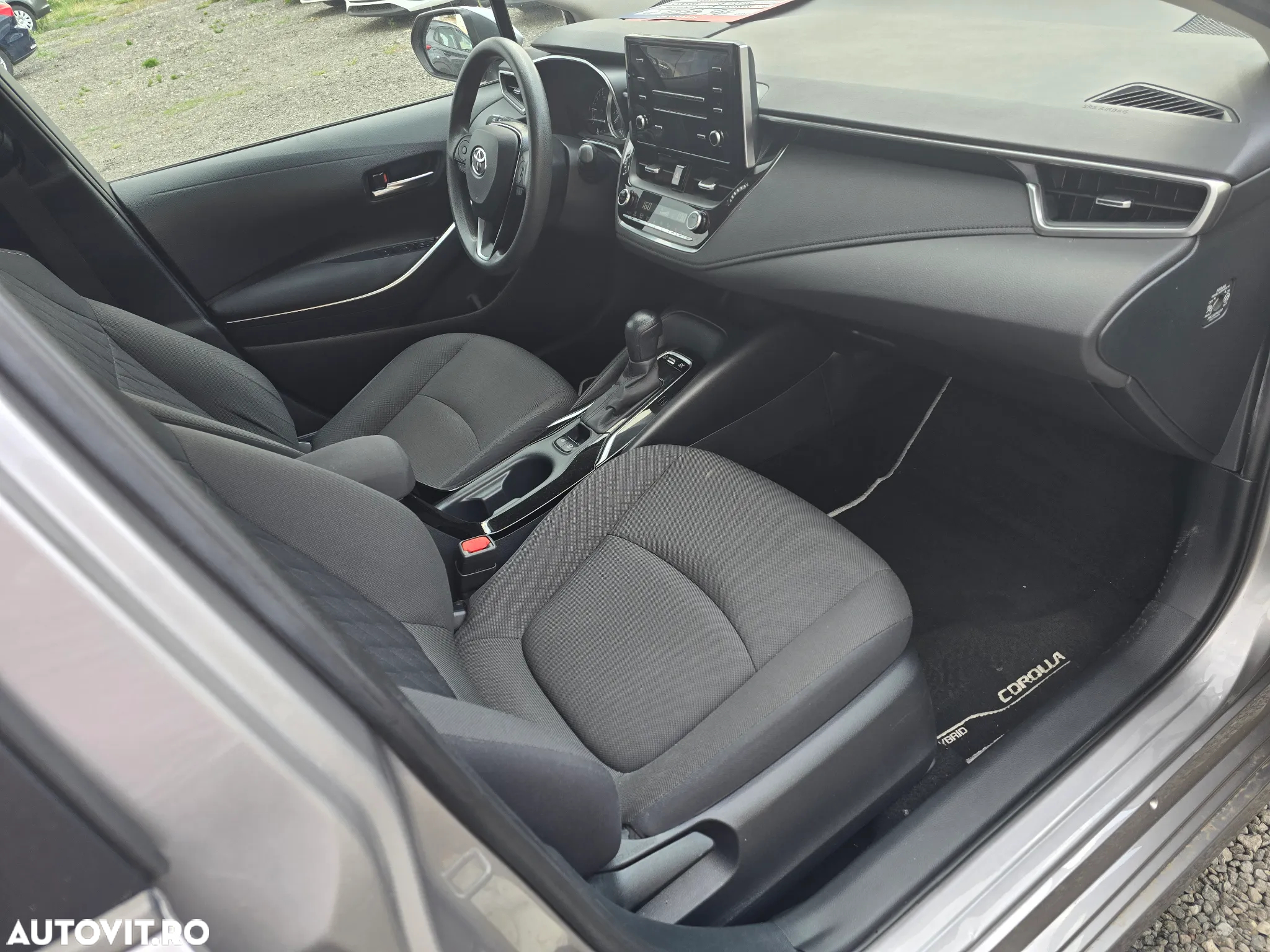 Toyota Corolla 1.8 HSD Business - 11