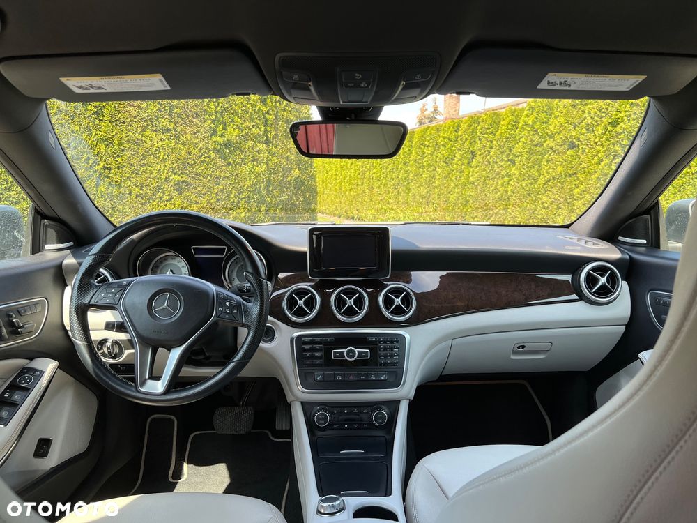 Mercedes-Benz CLA 250 7G-DCT - 13