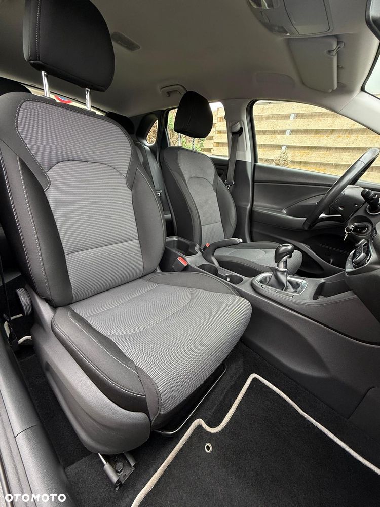 Hyundai i30 blue 1.4 Style - 10