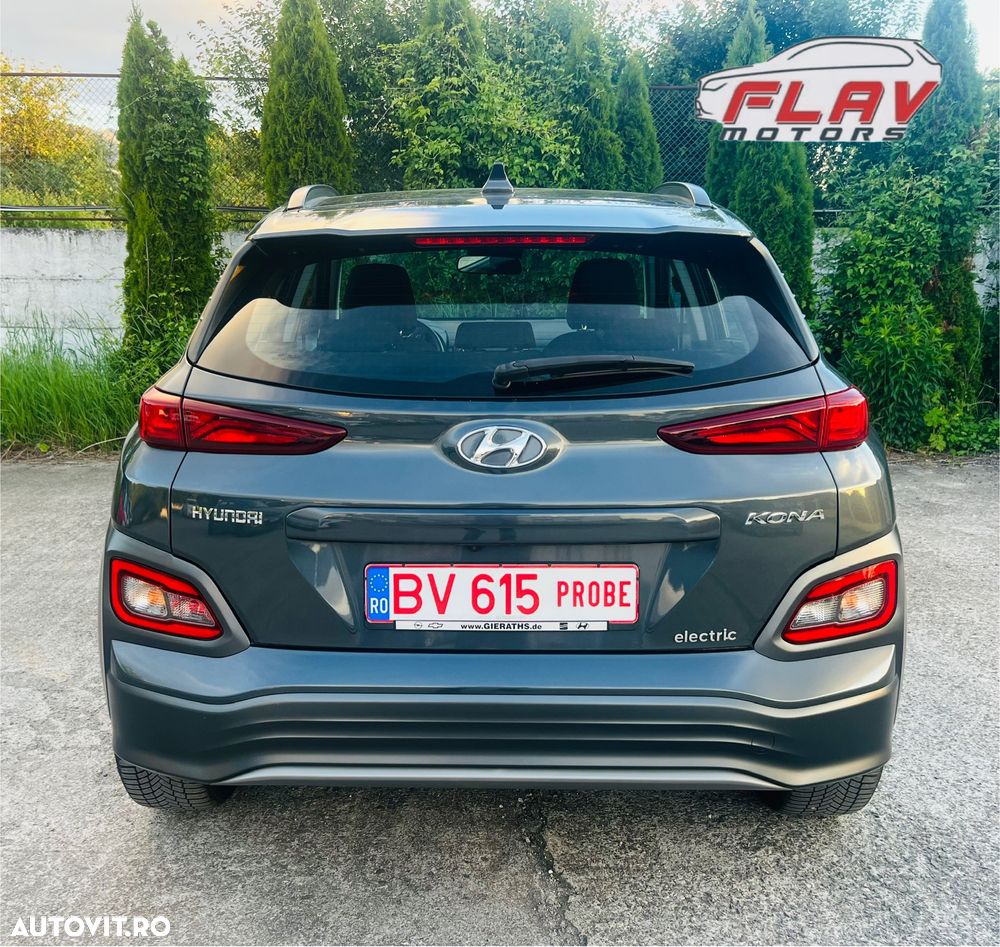 Hyundai KONA Select - 25