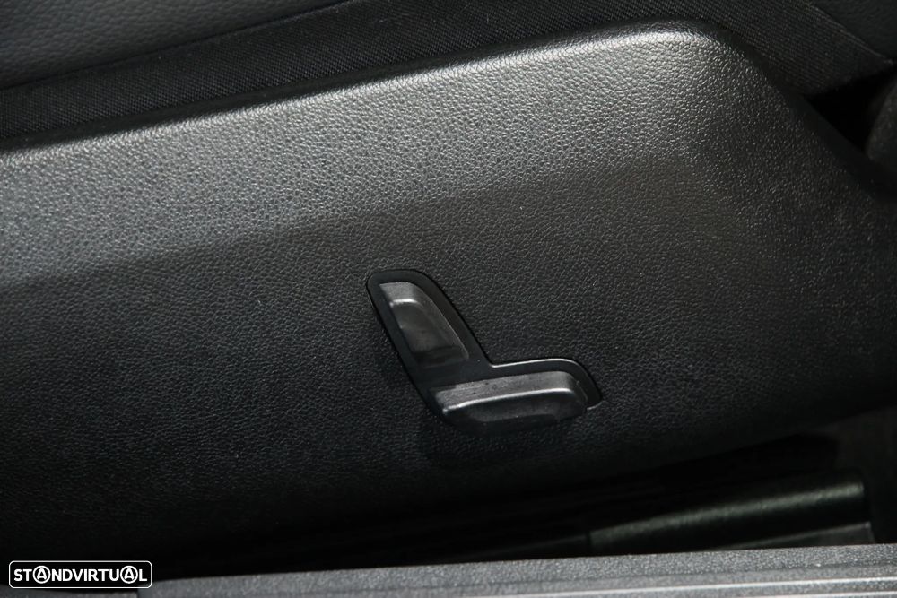Mercedes-Benz E 250 BlueTEC Avantgarde Auto. - 11