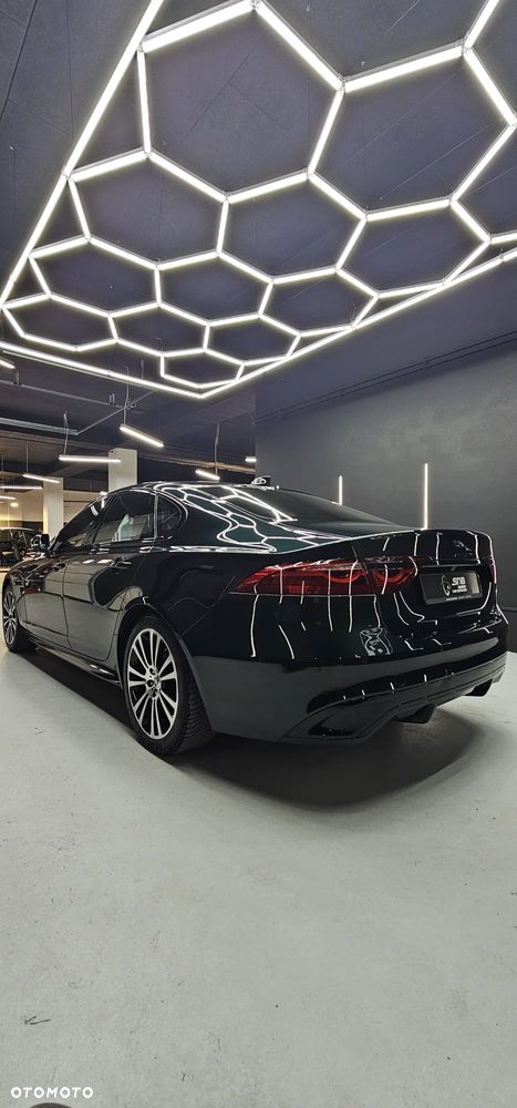 Jaguar XF 2.0 P300 AWD R-Dynamic HSE - 21