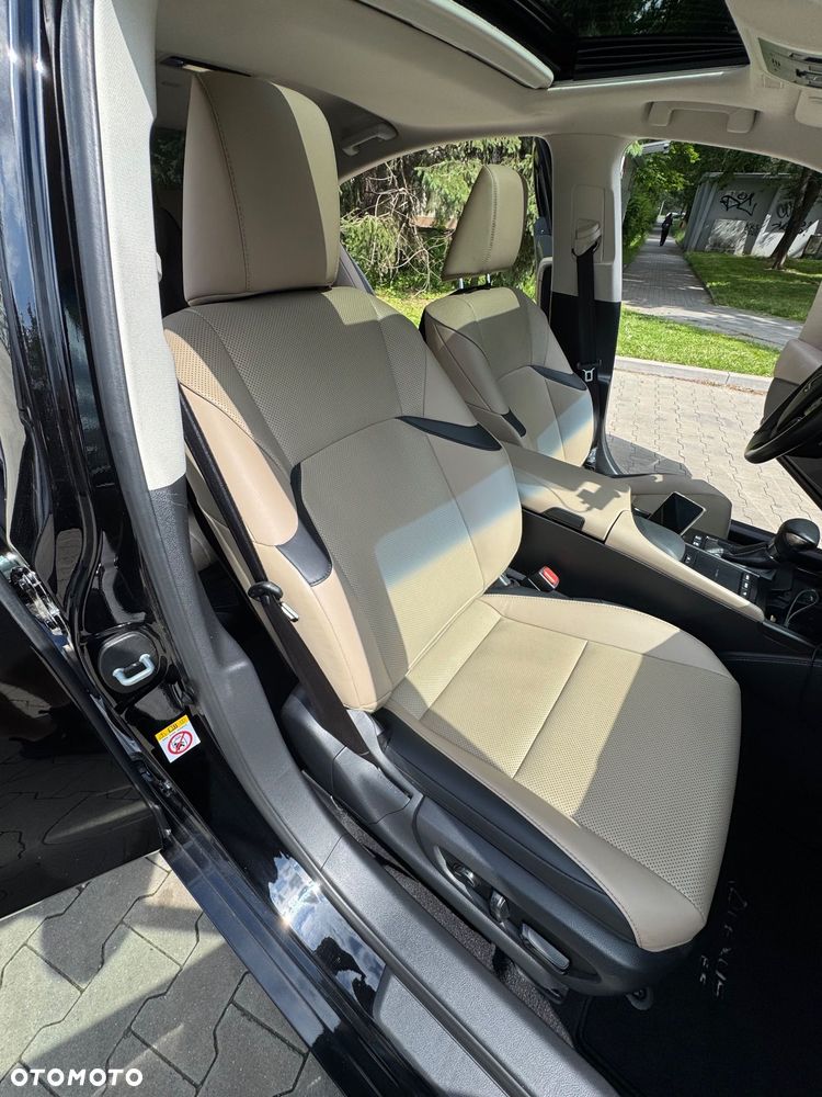 Lexus ES 300h Business Edition + - 10