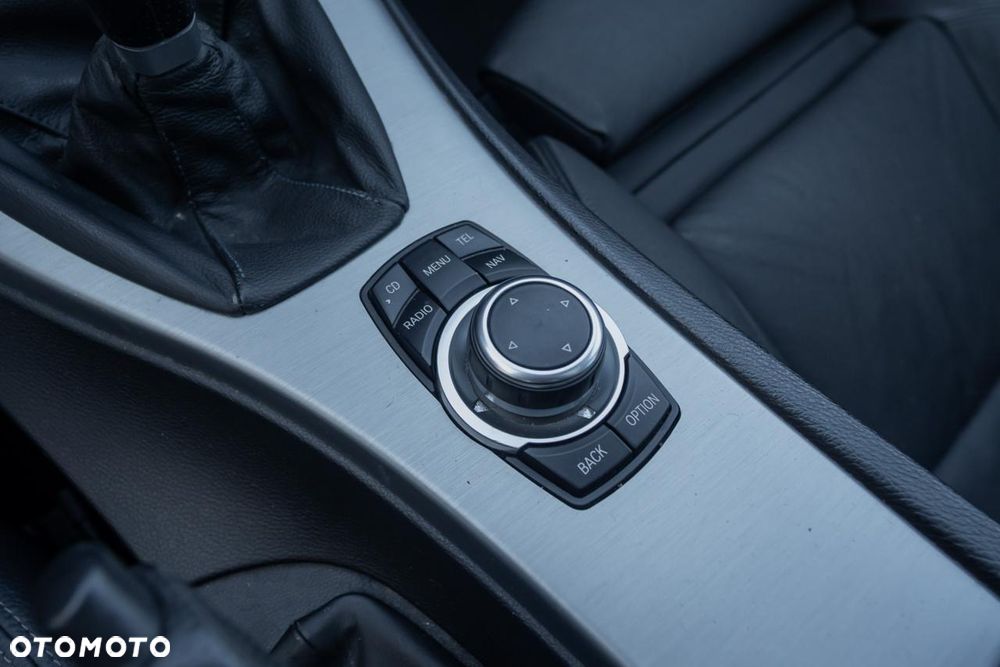 BMW Seria 3 320d - 24