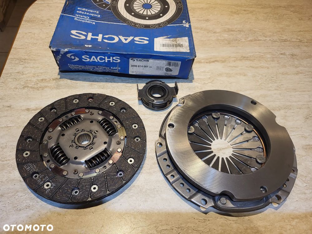 Zestaw sprzęgła z łożyskiem wyciskowym 200mm  SKODA FELICIA I, FELICIA II; VW CADDY II 1.9D 10.95-04.02 - 3