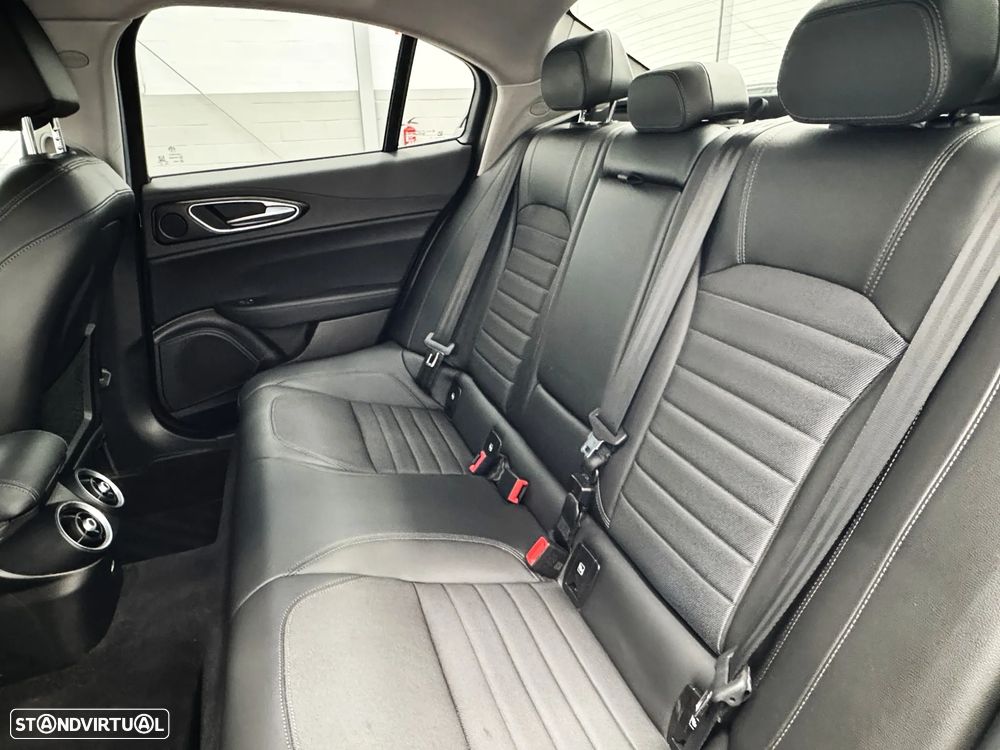 Alfa Romeo Giulia 2.2 D Super AT8 - 25