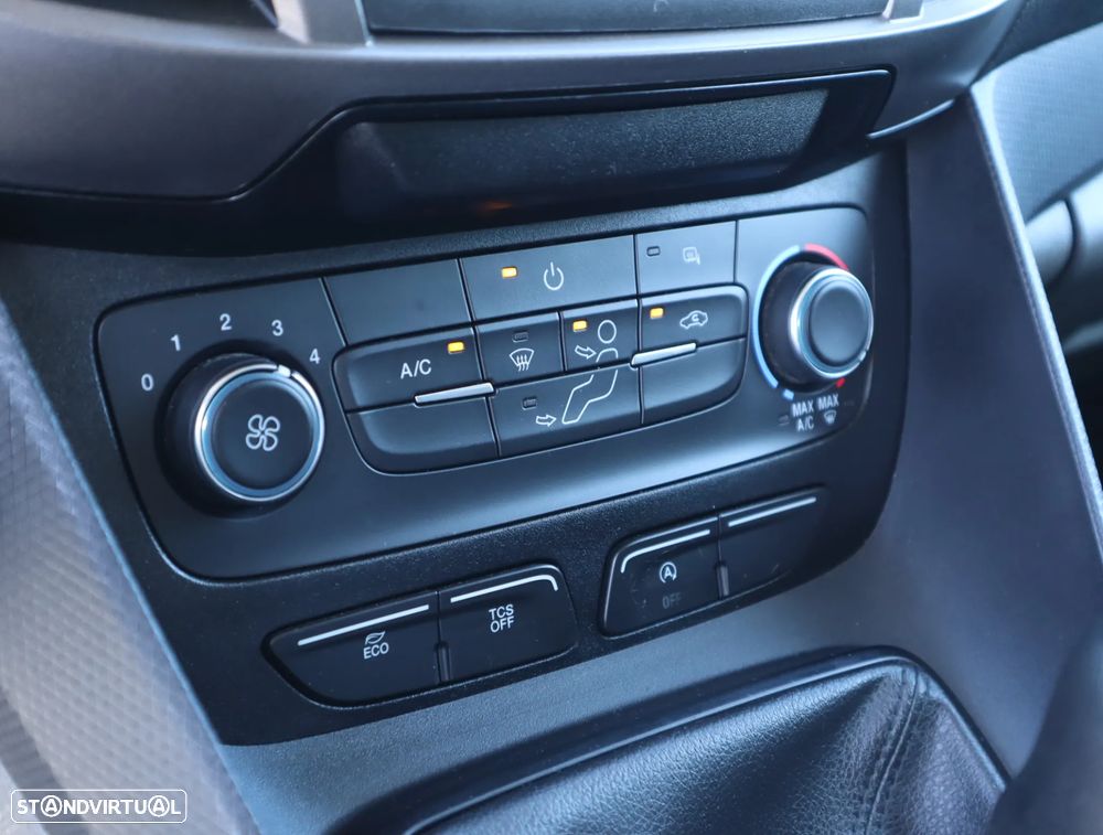 Ford Transit Connect Van 3 lugares Longa - 44
