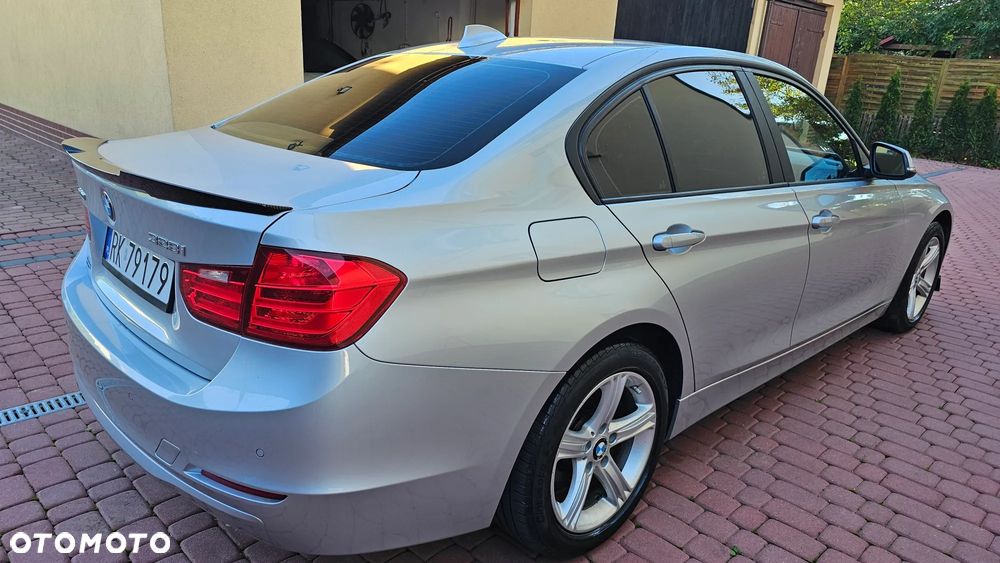 BMW Seria 3 328i xDrive Sport-Aut Sport Line - 21