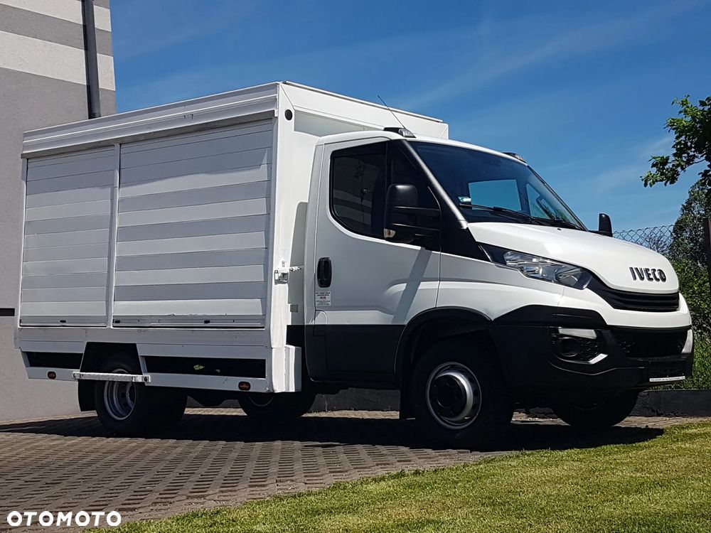 Iveco 70C18 KONTENER ROLETY BOK DO TRANSPORTU WODY 3,23x2,21x1,86 KLIMA DMC 7000KG RAMA PODWOZIE - 30