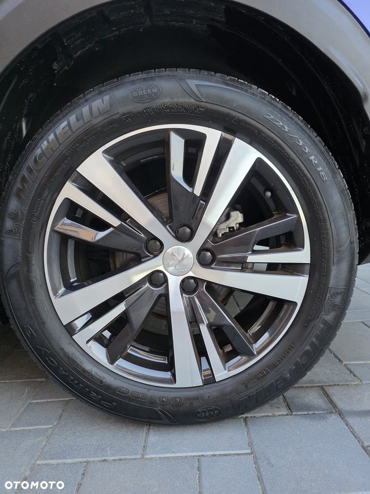 Peugeot 3008 1.2 PureTech Allure S&S - 36