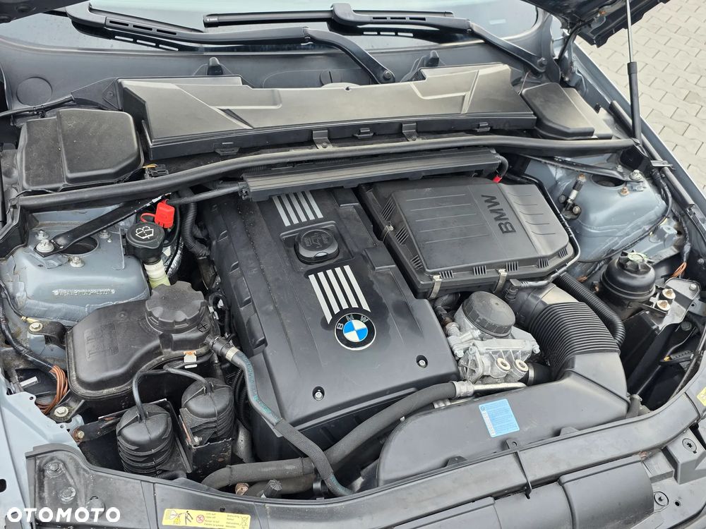 BMW Seria 3 335i M Sport Edition - 16