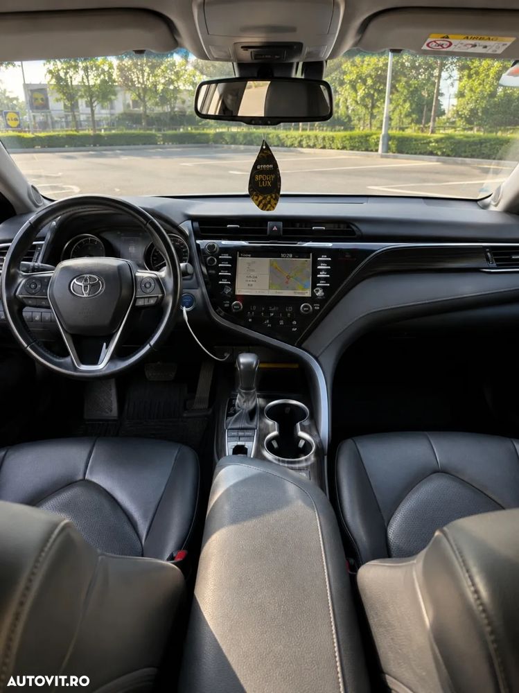 Toyota Camry Executive - 7