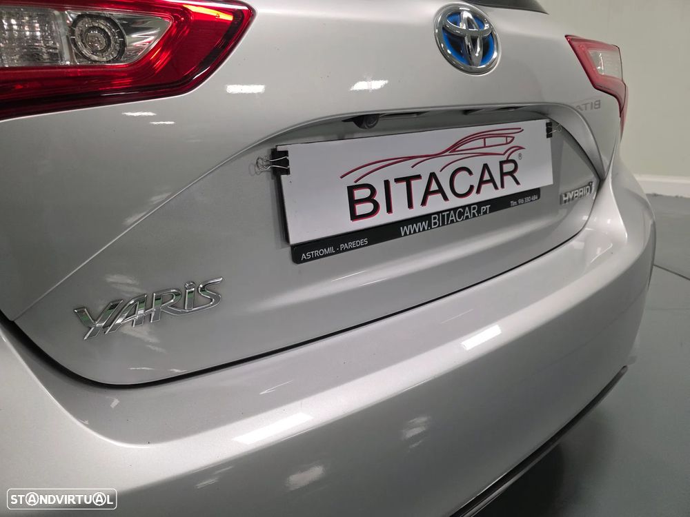 Toyota Yaris 1.5 HSD Comfort +P.Style+P.Techno - 23