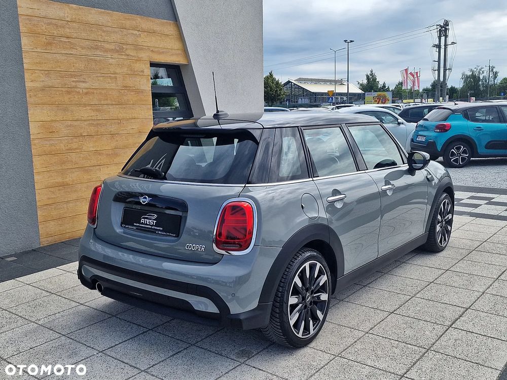 MINI Cooper Essential Trim - 5