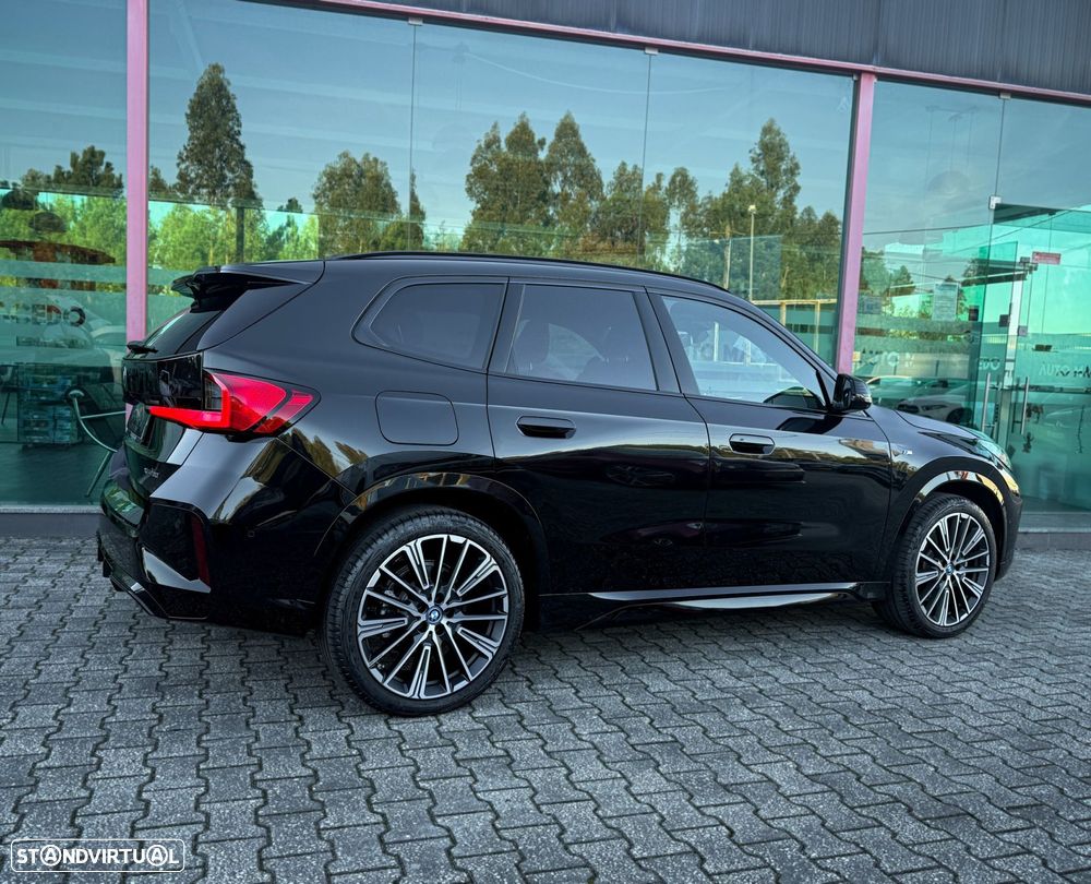 BMW iX1 xDrive30 Pack Desportivo M - 4
