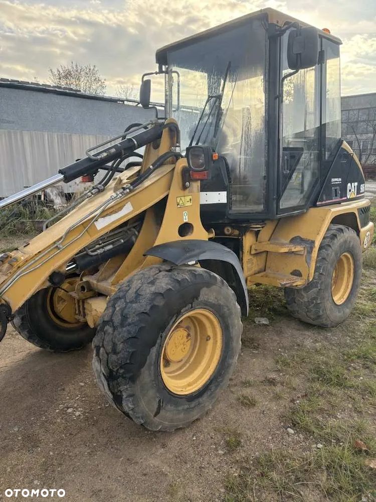 Caterpillar 906 - 3