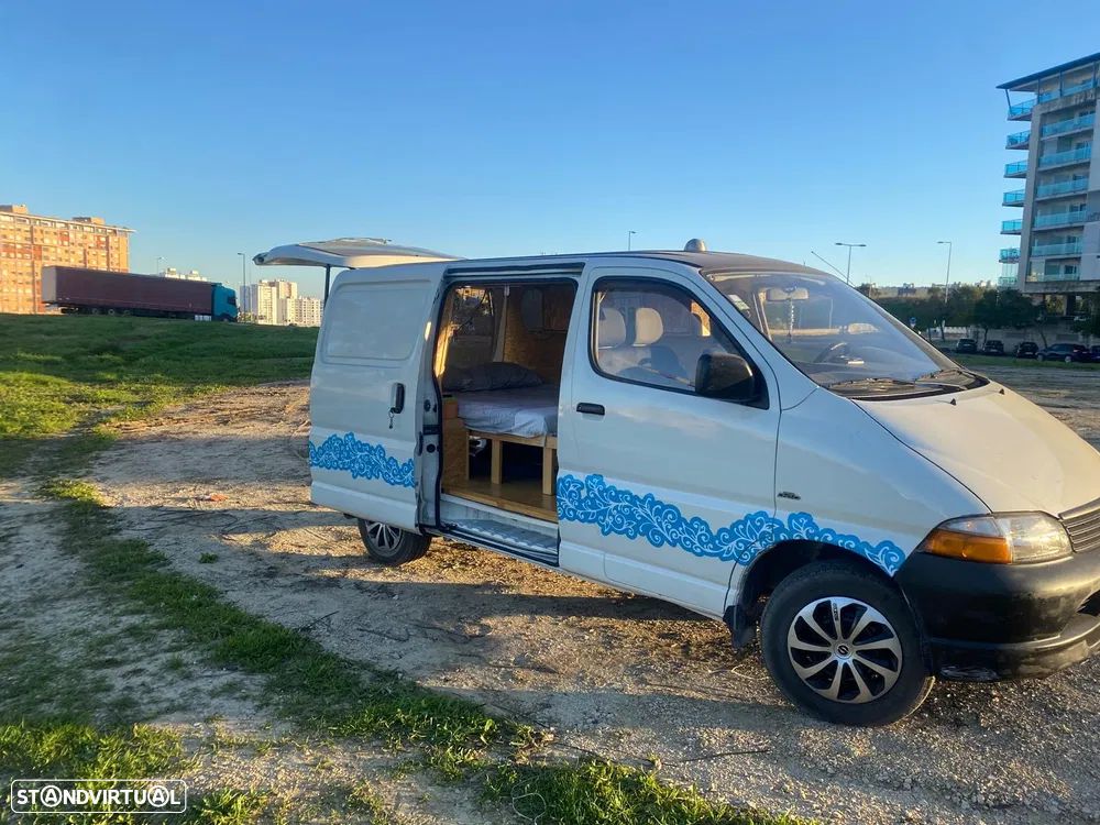 Toyota HiAce 2.5 D-4D Service 2.8T - 6