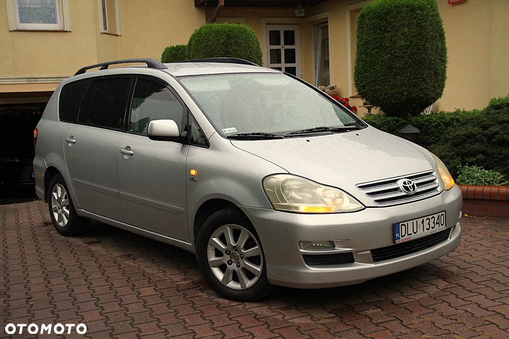 Toyota Avensis Verso D-4D Sol - 31