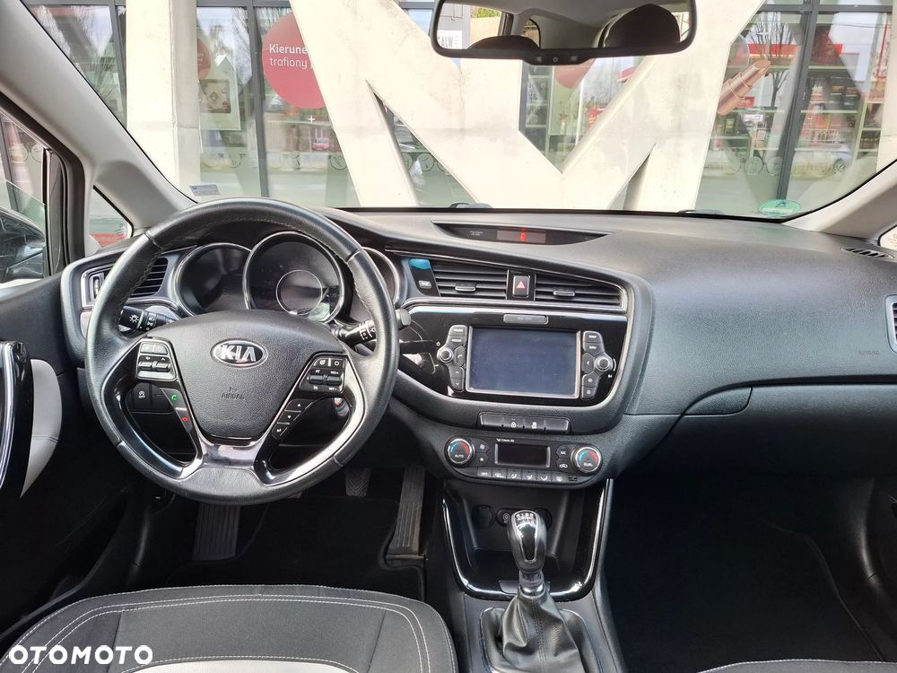 Kia Ceed 1.6 GDI Platinum Edition - 30